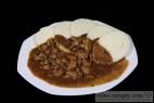 Recept Kovbojské fazole s uzeninou - zabíjačkový guláš s houskovým knedlíkem - návrh na servírování