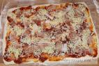 Recept Pizza šneci se sýrem a pršutem - pizza šneci - postup
